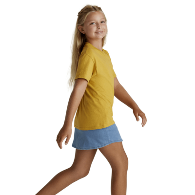 girl walking wearing short sleeve blank wholesale tee shirt yellow color style 11736