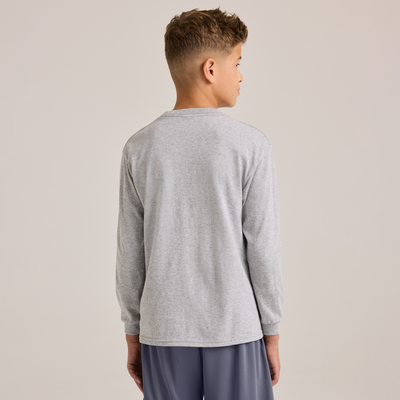 boy facing backward wearing grey cotton longsleeve shirt B375